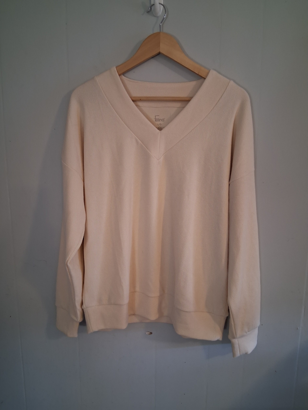 Felina Women's V-Neck Sweater Size Large